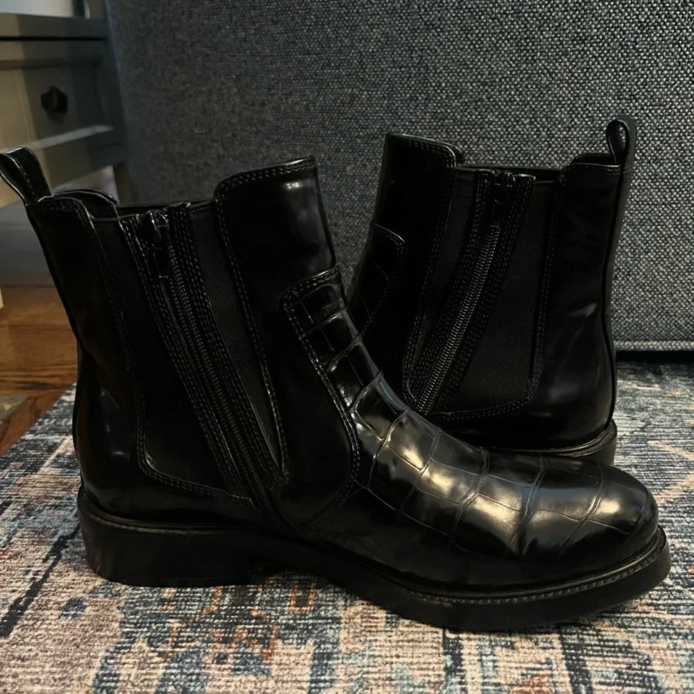 Jeffrey Campbell‎ Black Chelsea Boots Lomon Croc Embossed Low Heel Leather Sz 10